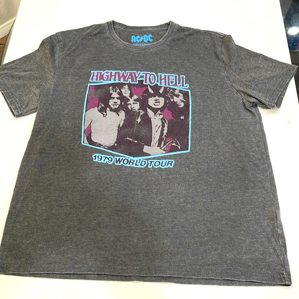Lucky brand, AC DC XXL T-shirt like new never worn